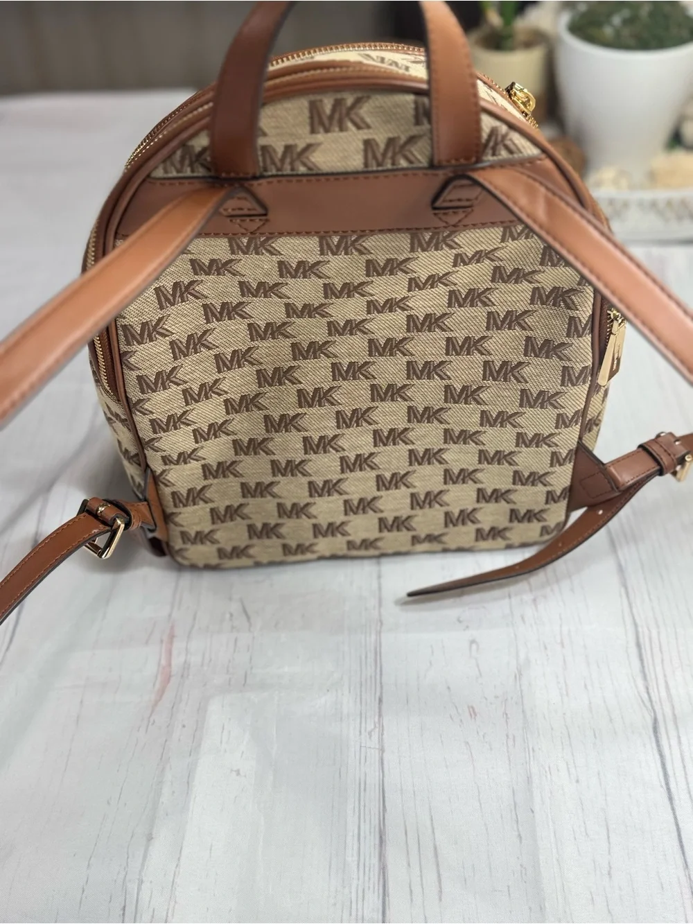 Michael Kors one straps clean